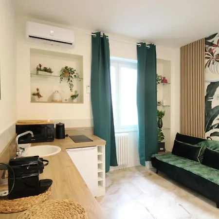 Milanrentals - Rainforest Apartament